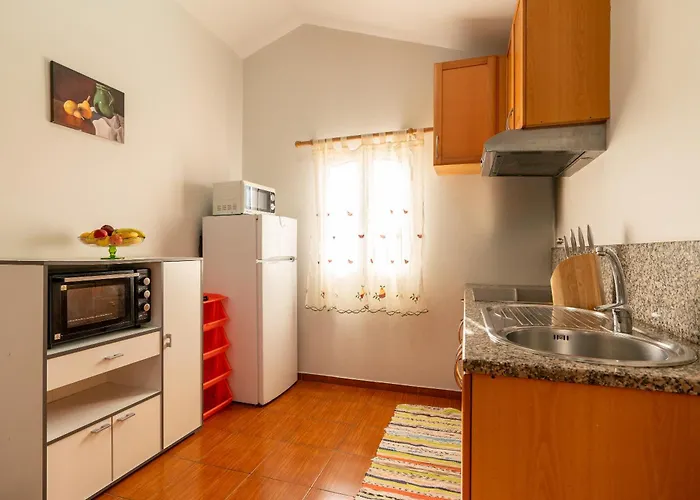 Celia Arco da Calheta (Madeira)