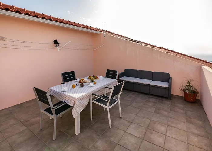 Celia Appartement Arco da Calheta (Madeira)